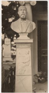 Αναπαραγωγή έργου “Προτομή Παντ. Τραμουντάνα”