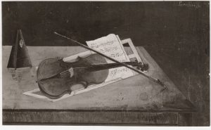 Αναπαραγωγή έργου “Βιολί επάνω σε τραπέζι”