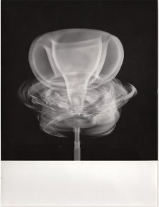 Αναπαραγωγή έργου του Π. Ξαγοράρη “Courbes gauches et forme aléatorique en rotation”