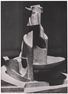 Αναπαραγωγή έργου “Développement d’ une bouteille dans l’ espace”