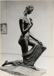 “Γονατιστή γυναίκα”