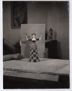 Αναπαραγωγή έργου της Ι. Σπητέρη «Θεά όφεων»