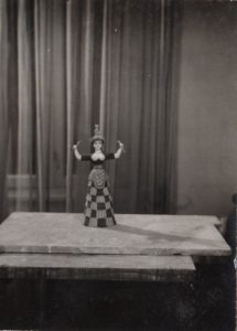 Αναπαραγωγή έργου της Ι. Σπητέρη «Θεά όφεων»