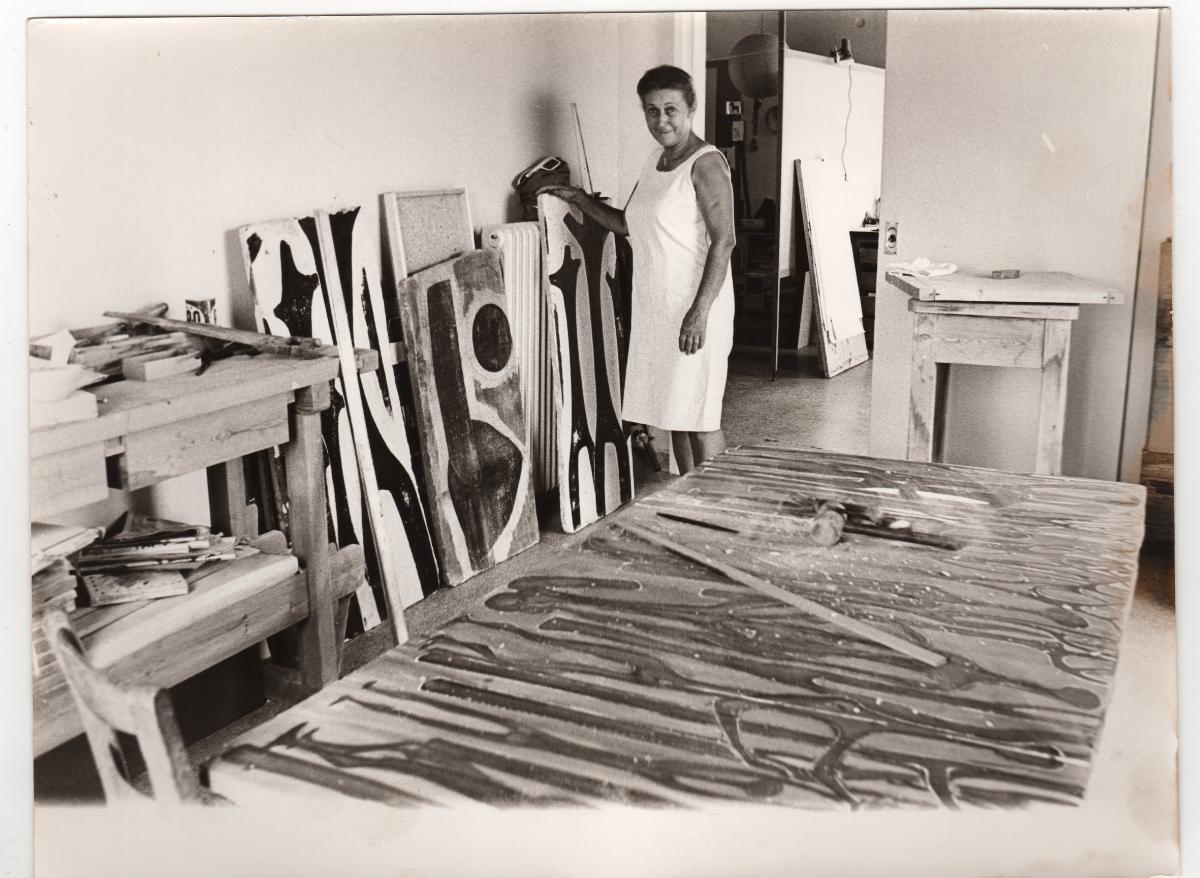 Vaso Katraki in her workshop