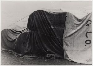 Αναπαραγωγή project του Christo “1er empaquetage de Christo- Port de Cologne”