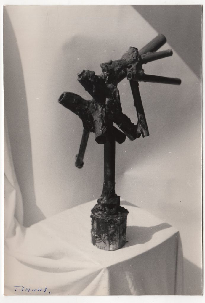Αναπαραγωγή έργου του Γ. Τσάμη “Sculpture peinte”