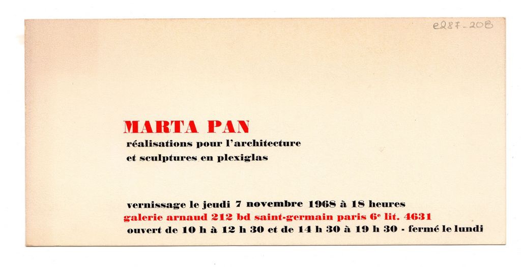 Έκθεση “Marta Pan. Réalisations pour l’architecture et sculptures en plexiglass”