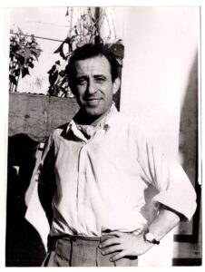 Ο γλύπτης Ιωάννη Αβραμίδης