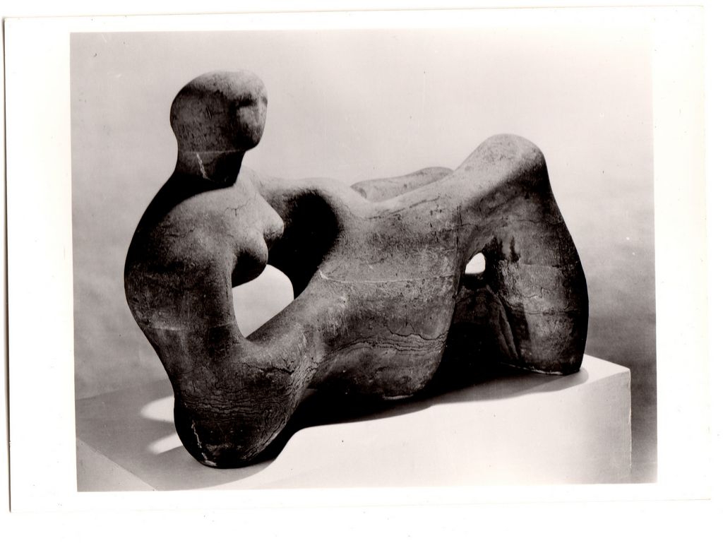 Αναπαραγωγή έργου “Recumbent Figure”