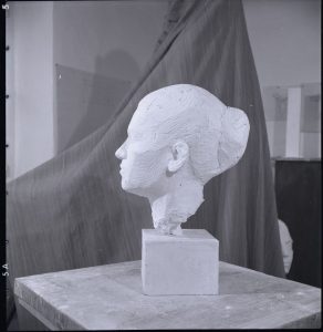 Αναπαραγωγή έργου της Ι. Σπητέρη «Μαίρη Χατζηνικολή»